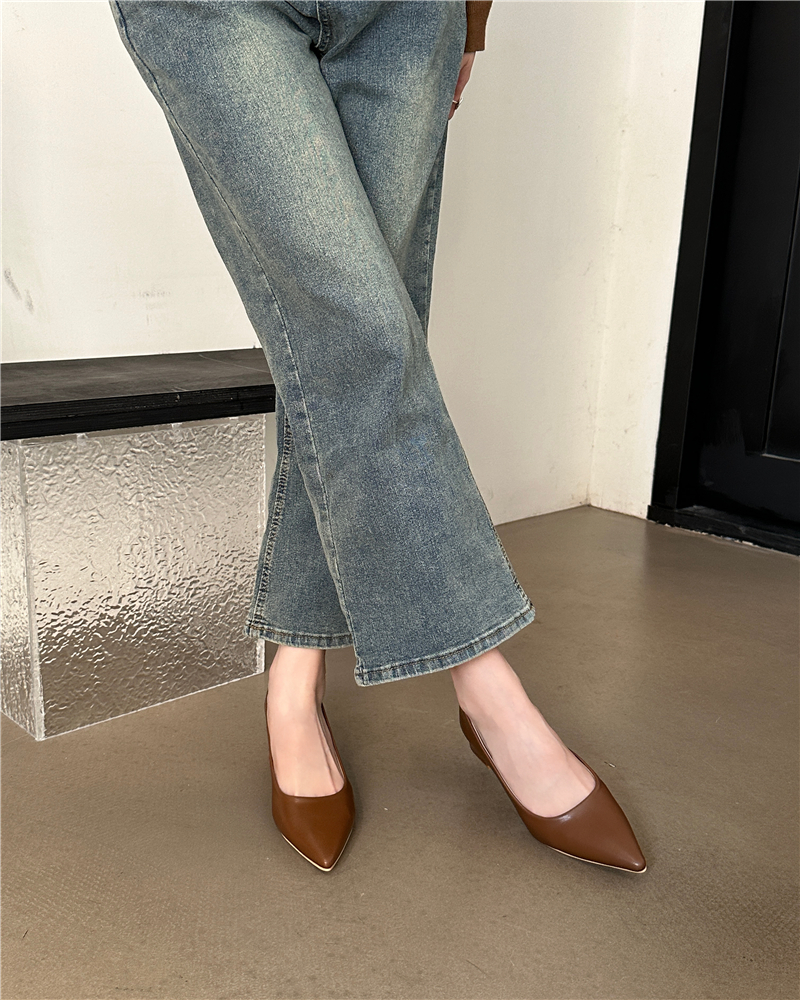 2023 New Autumn Winter Professional Temperament Soft Leather Chunky Heel High Heel Shoes Fashion Pointed Toe Shallow Mouth Women's Flats - Image 3