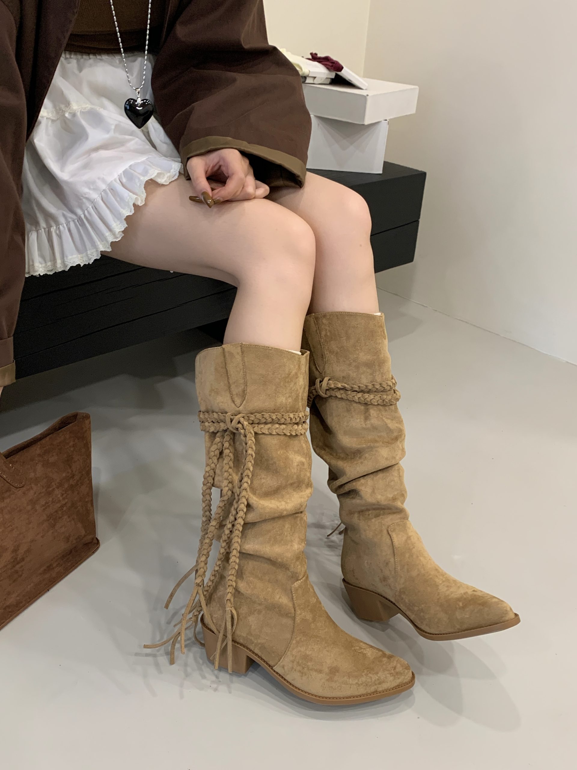 2025 New Retro Fringe Boots Chunky Heel High Rise Pointed Toe Not Over Knee Wasteland Style Riding Boots Slim Stacked Boots - Image 2