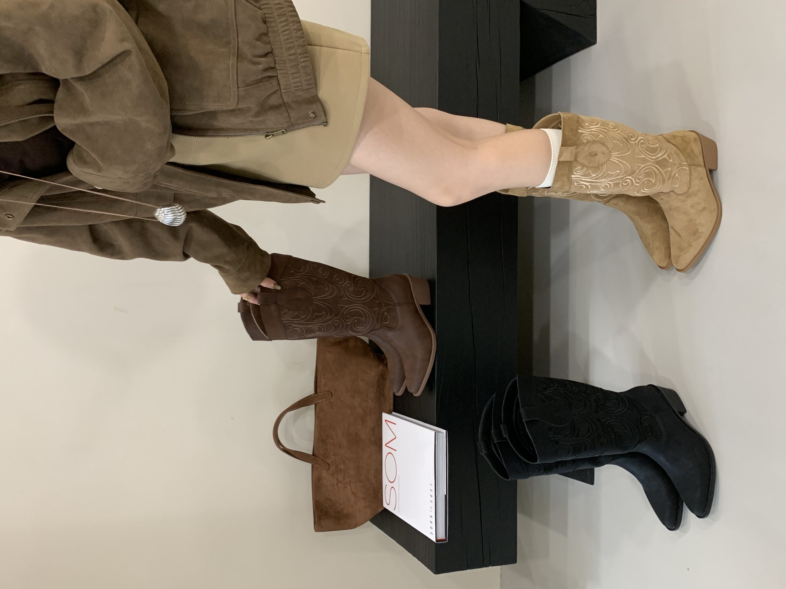 2025 New Pointed Toe High Heel Boots Chunky Heel Western Cowboy Boots Embroidery Sleeve Knight Boots Fashion Retro