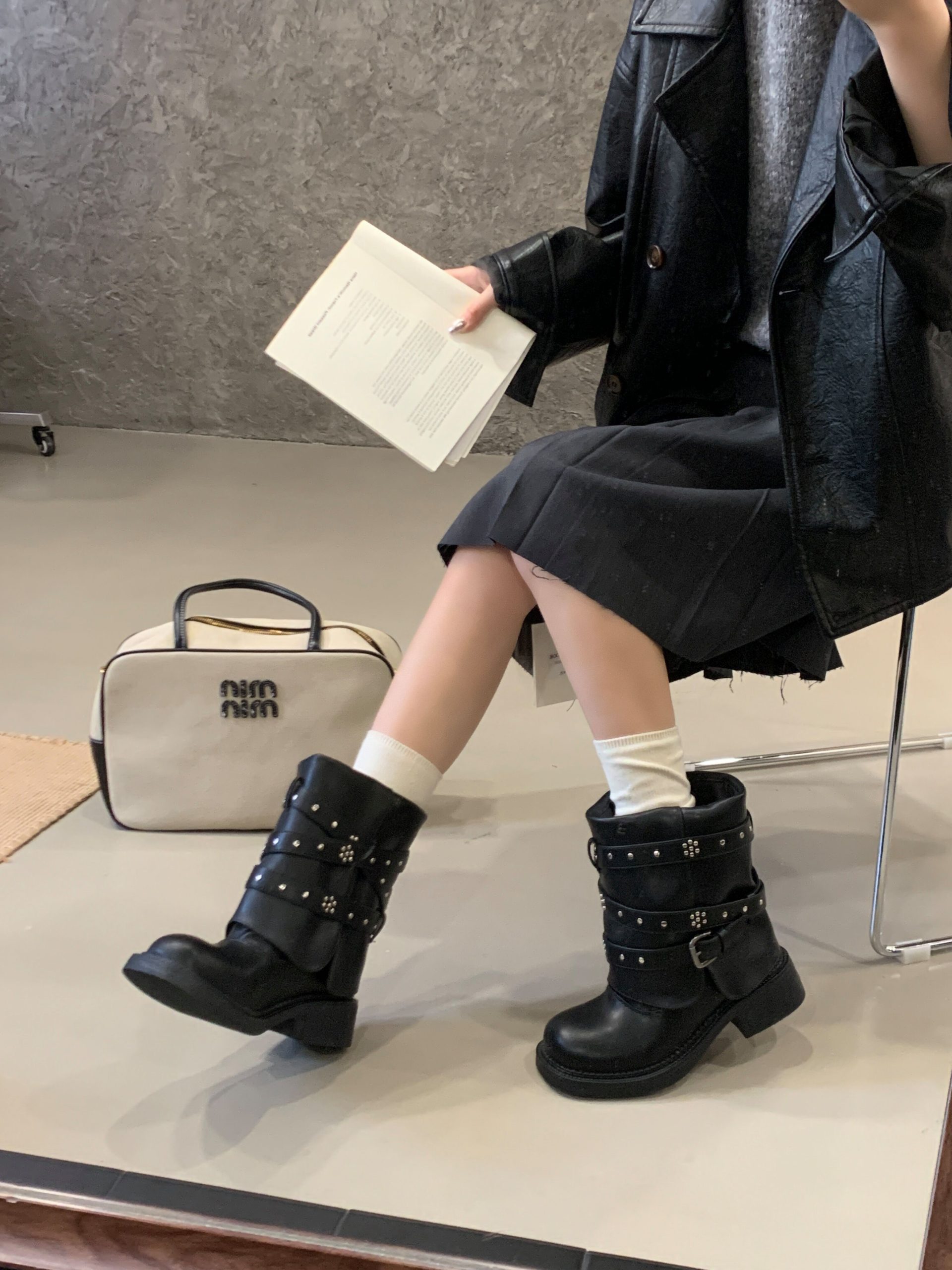 2025 New Genuine Leather Thick Sole Retro Short Boots Fashion Stud Mid-Calf Martin Boots British Style Belt Short Boots - Image 3